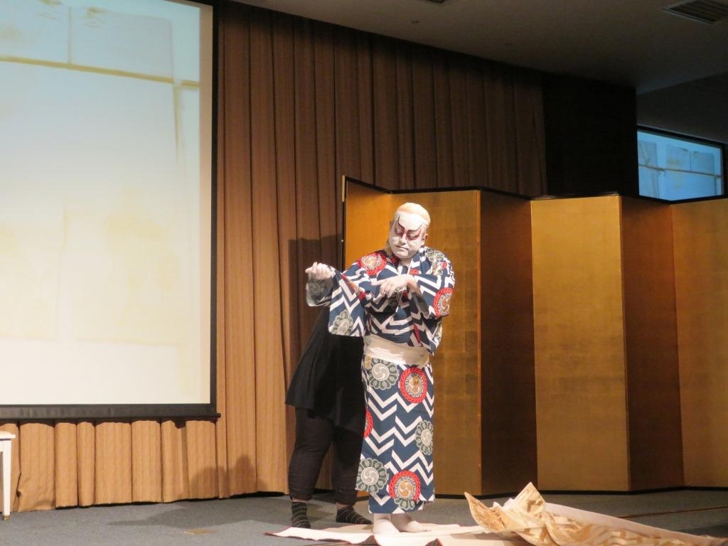 教育学院公演(着付けの紹介)