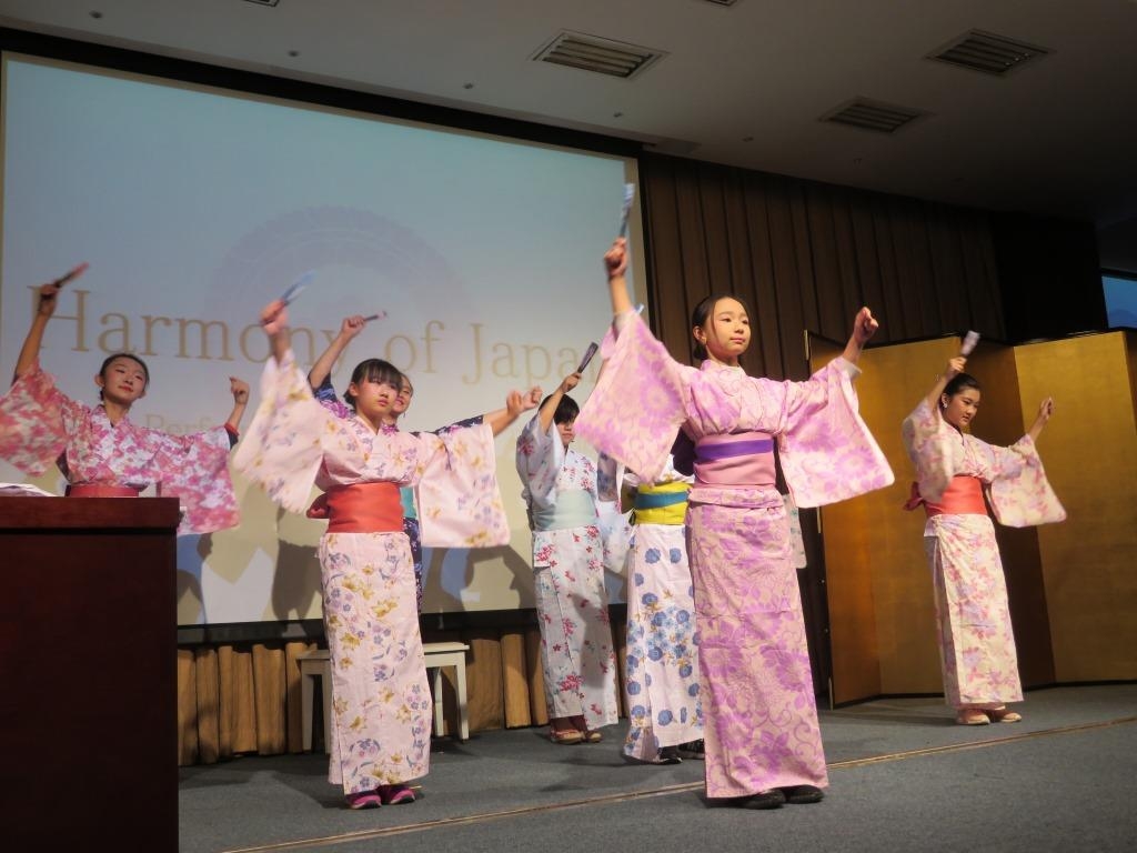 教育学院公演(第31中学の生徒による舞踊)